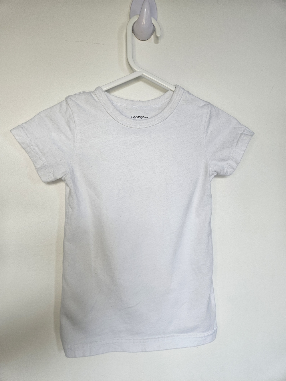 George Toddler Boys White Short Sleeve T-Shirt Size 2T-3T🩷